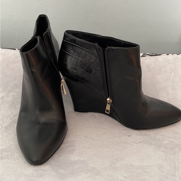 Ann Taylor wedge booties - Picture 2 of 6
